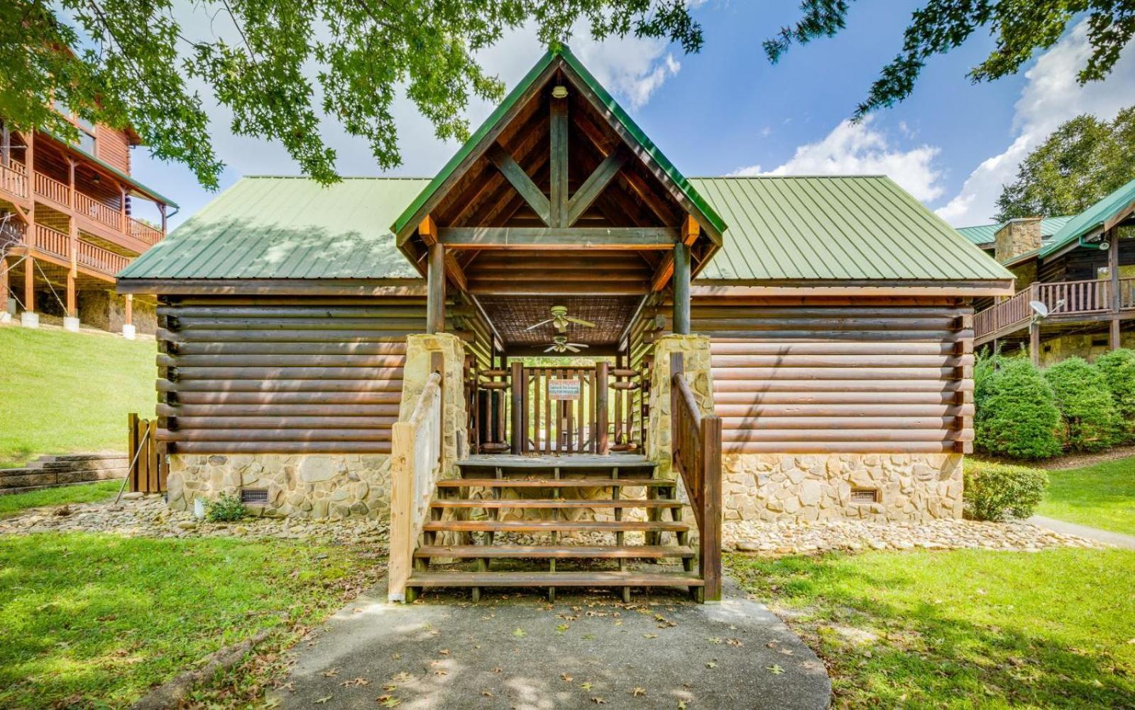 Heavenly Escape Villa Pigeon Forge