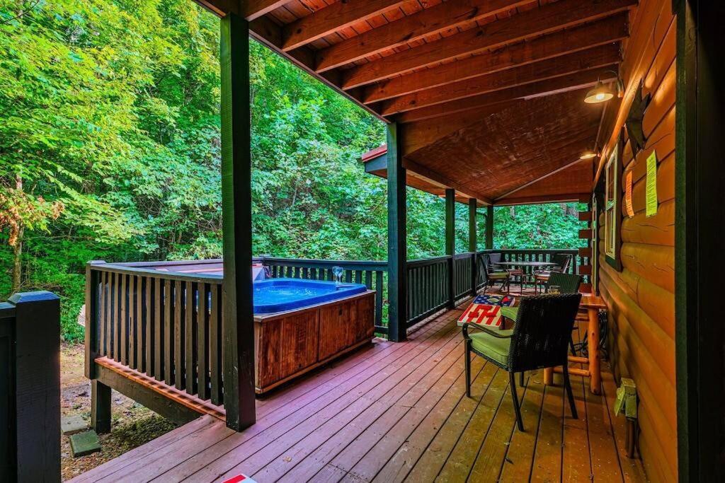 Private! Hot Tub! Parkway 2min! Petsok! Bbq! * Pigeon Forge