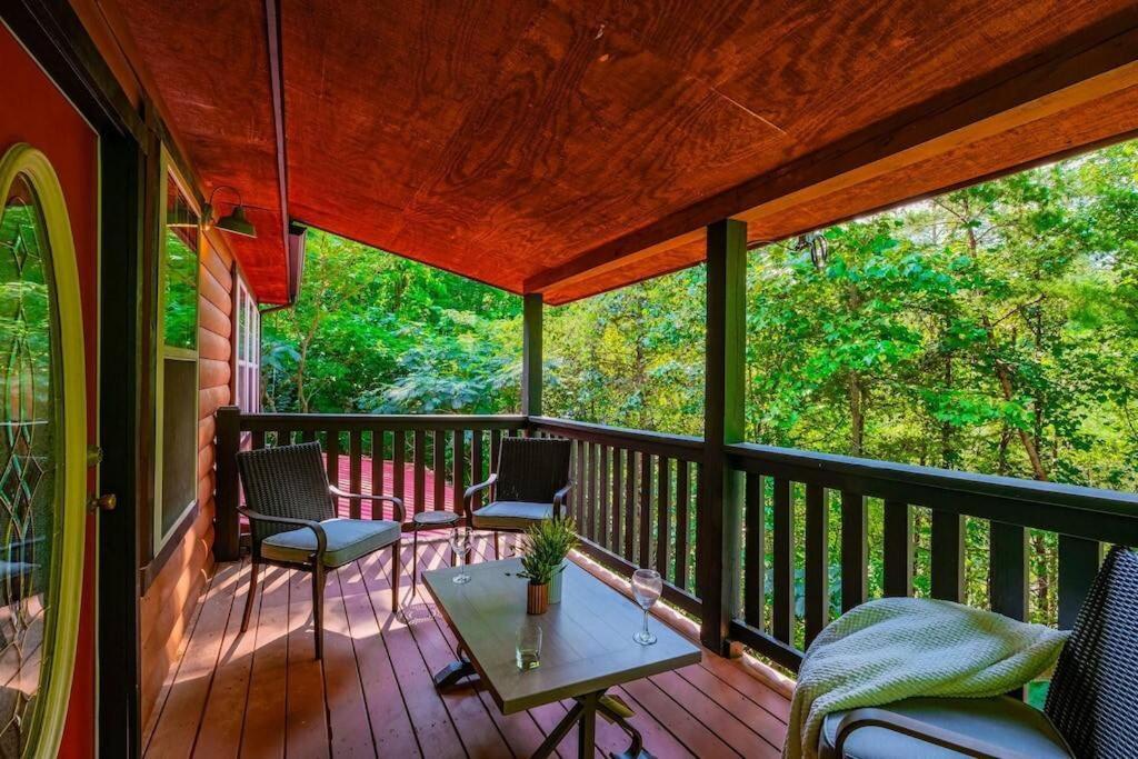 Holiday home Private! Hot Tub! Parkway 2min! Petsok! Bbq! Pigeon Forge