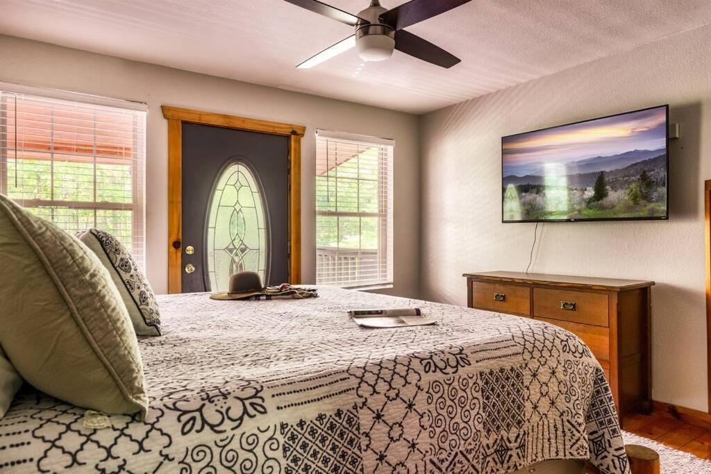 Private! Hot Tub! Parkway 2min! Petsok! Bbq! Holiday home Pigeon Forge
