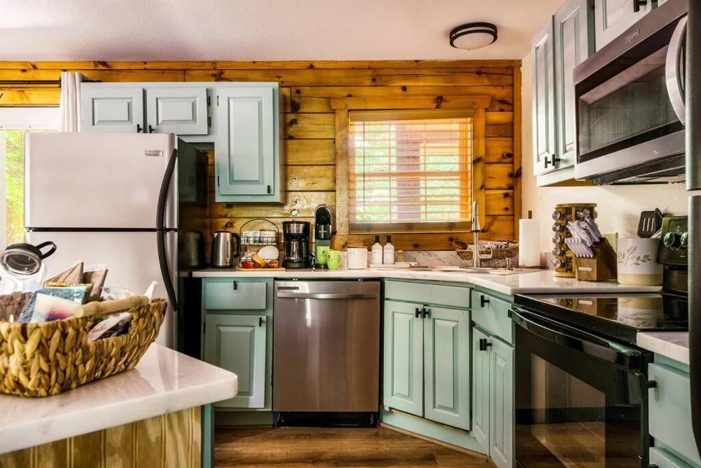 Holiday home Private! Hot Tub! Parkway 2min! Petsok! Bbq!