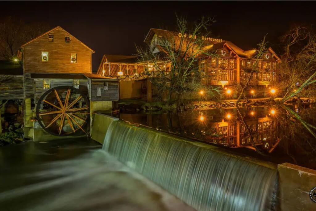 Private! Hot Tub! Parkway 2min! Petsok! Bbq! Pigeon Forge