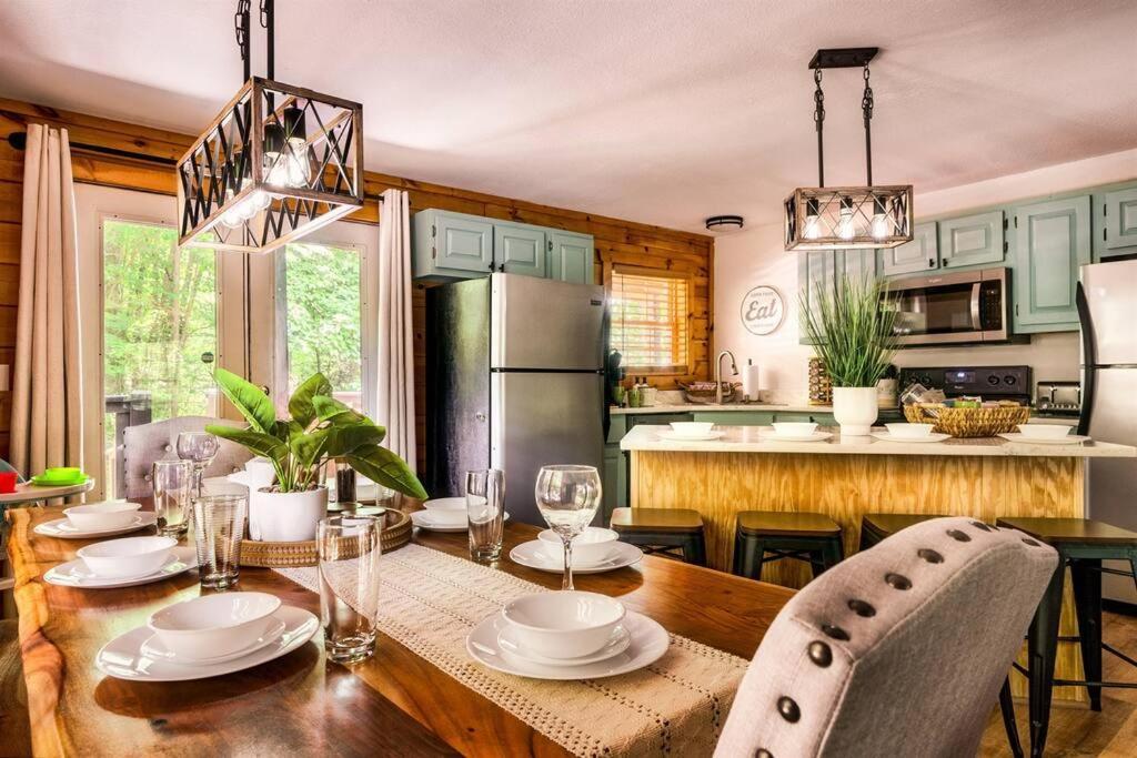 Holiday home Private! Hot Tub! Parkway 2min! Petsok! Bbq! Pigeon Forge