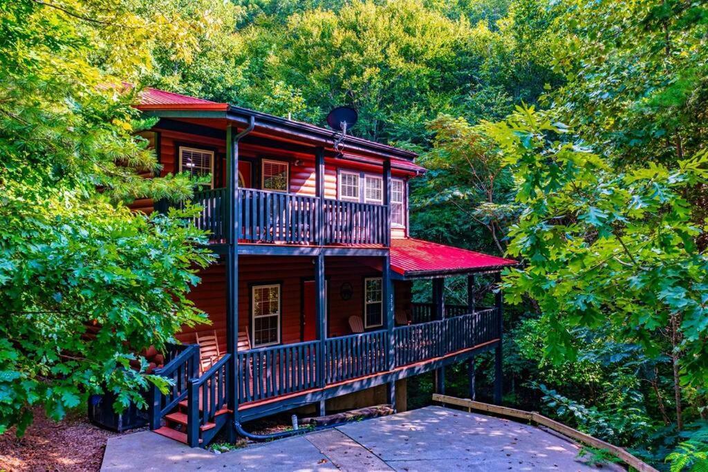 Private! Hot Tub! Parkway 2min! Petsok! Bbq! Holiday home