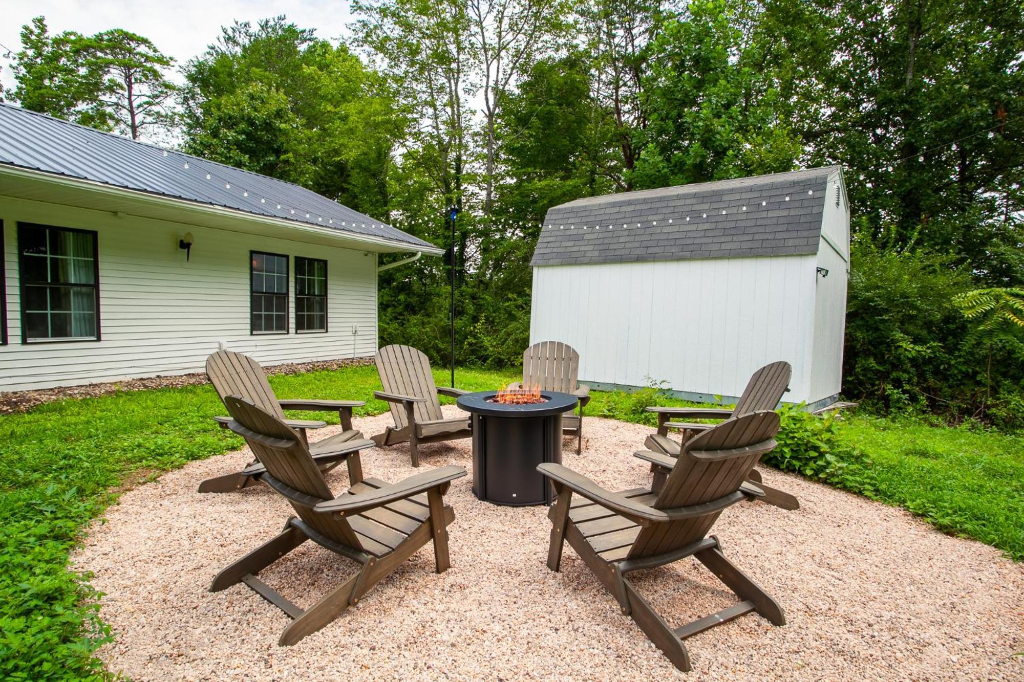 8m From Dollywood Prof Kitchen Fire Pit Arcade Holiday home Pigeon Forge