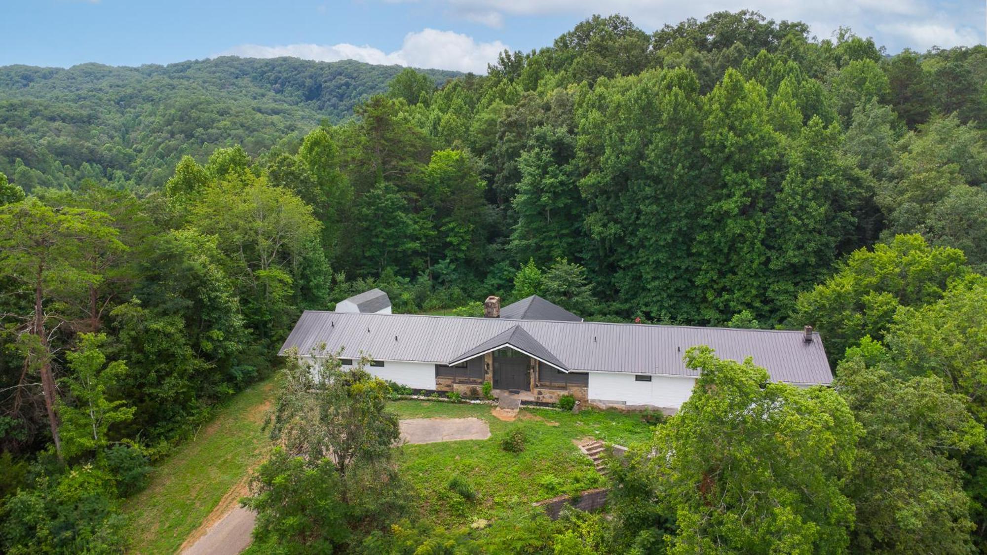 8m From Dollywood Prof Kitchen Fire Pit Arcade *
