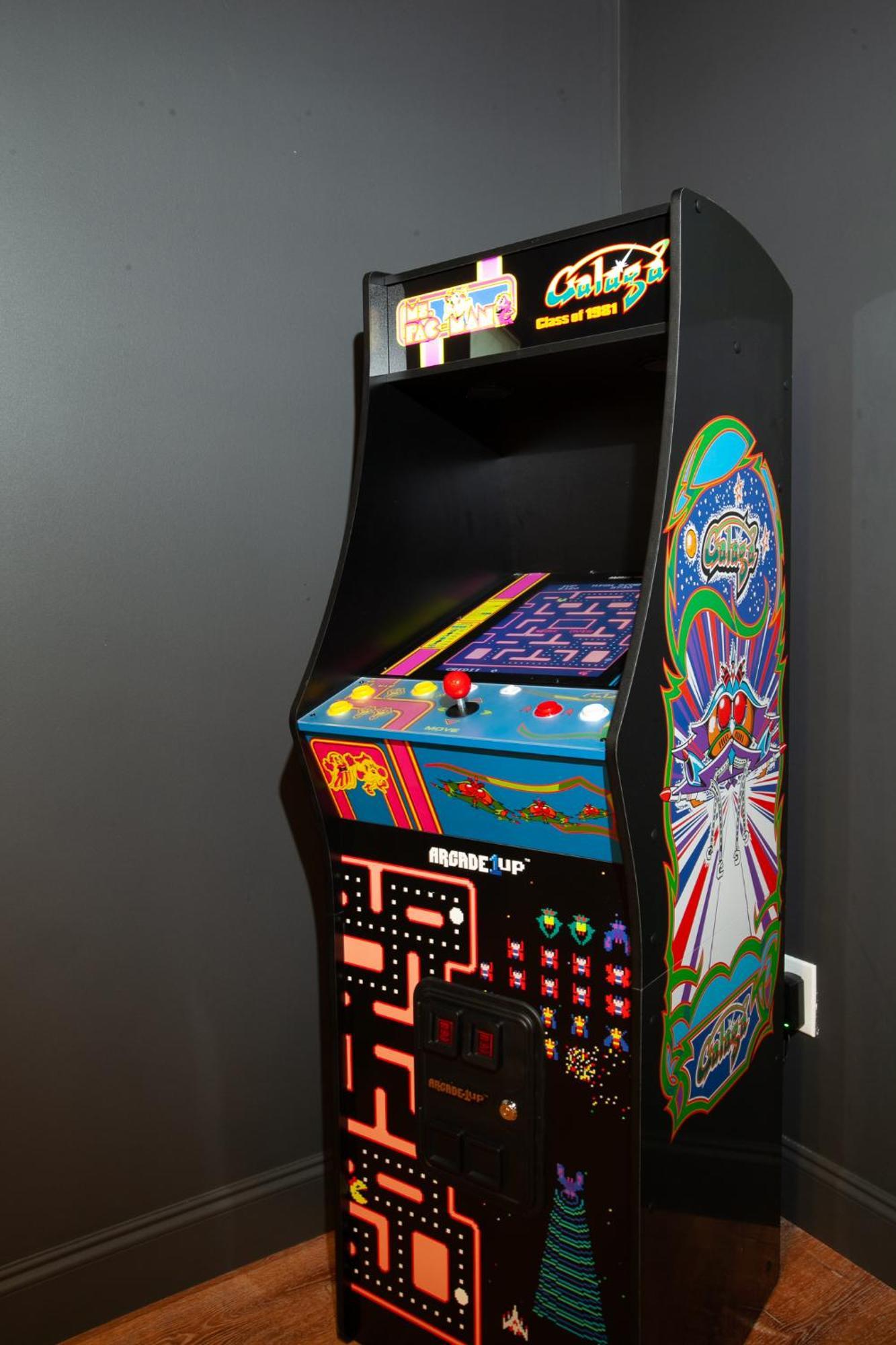 8m From Dollywood Prof Kitchen Fire Pit Arcade Pigeon Forge