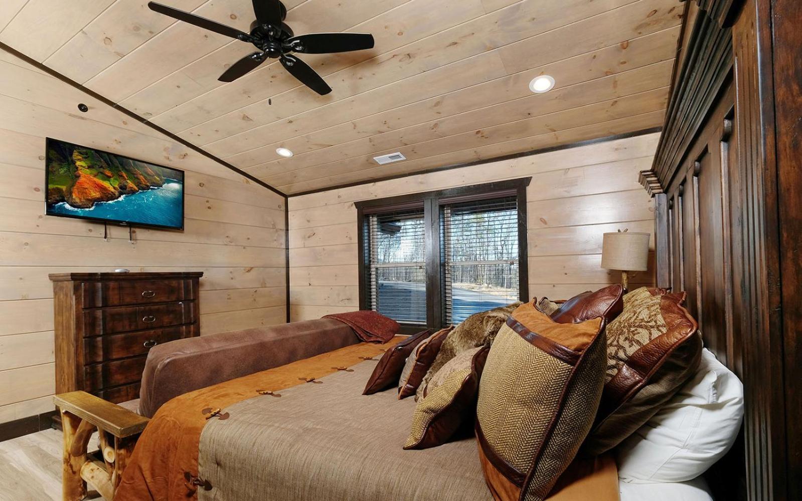 Hibernation Retreat Villa Pigeon Forge