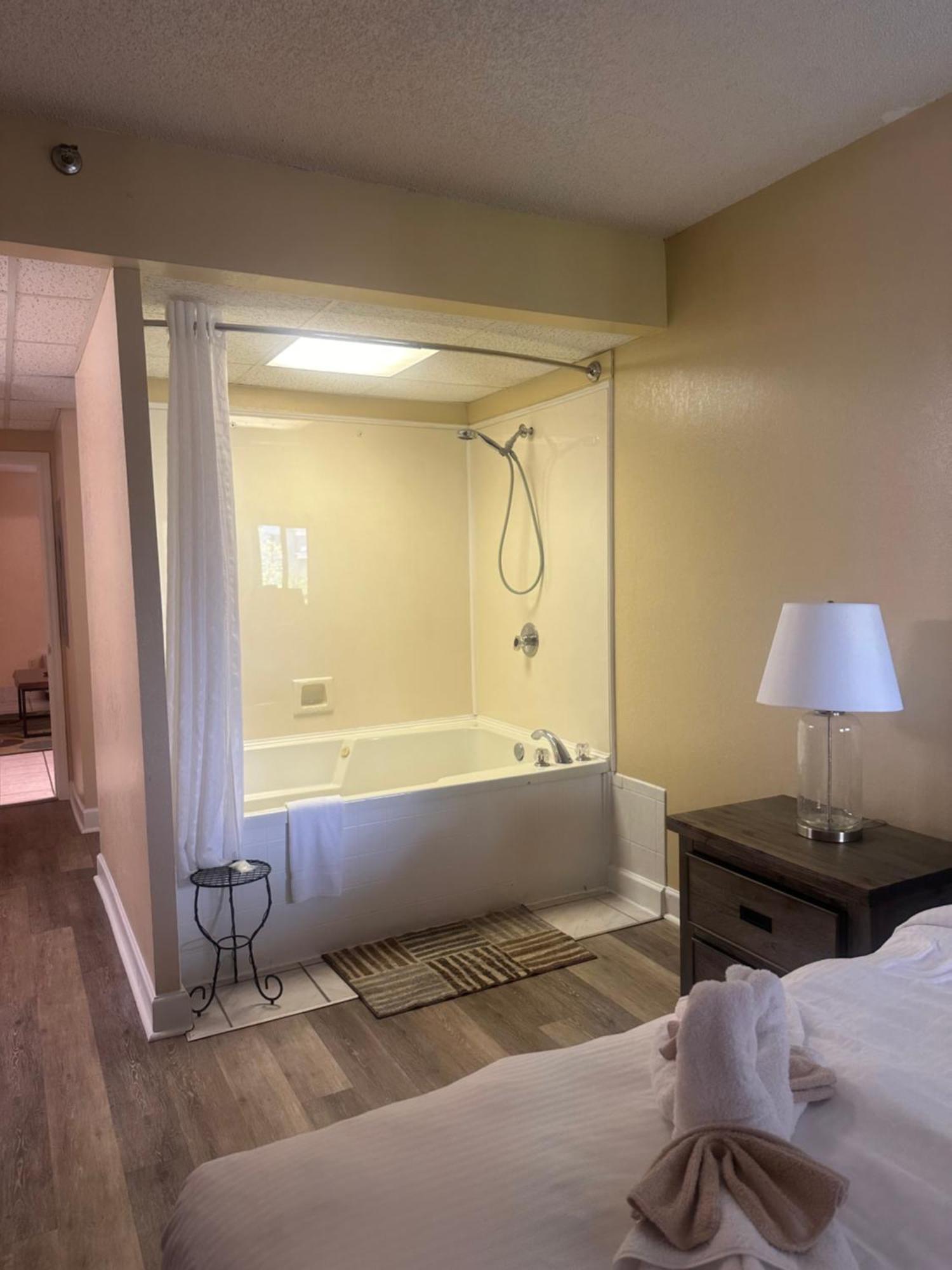 River Place Riverside #309 1bd * Pigeon Forge
