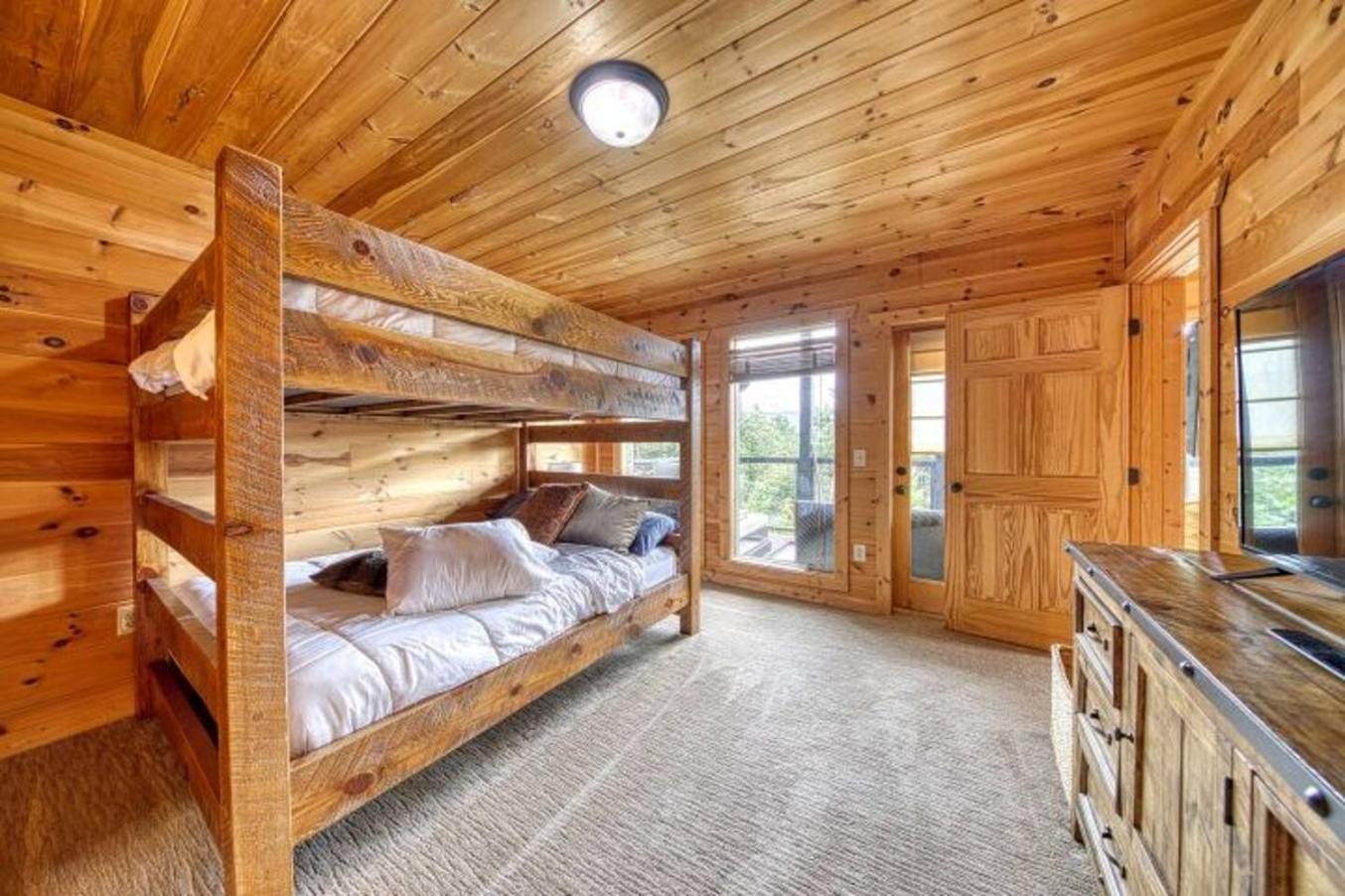 Awe-inspiring Estate Wpool, Theater, Fire Pit Holiday home *