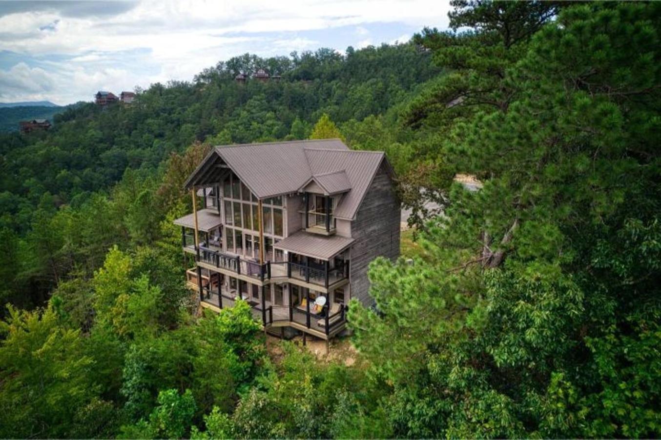 Awe-inspiring Estate Wpool, Theater, Fire Pit Holiday home