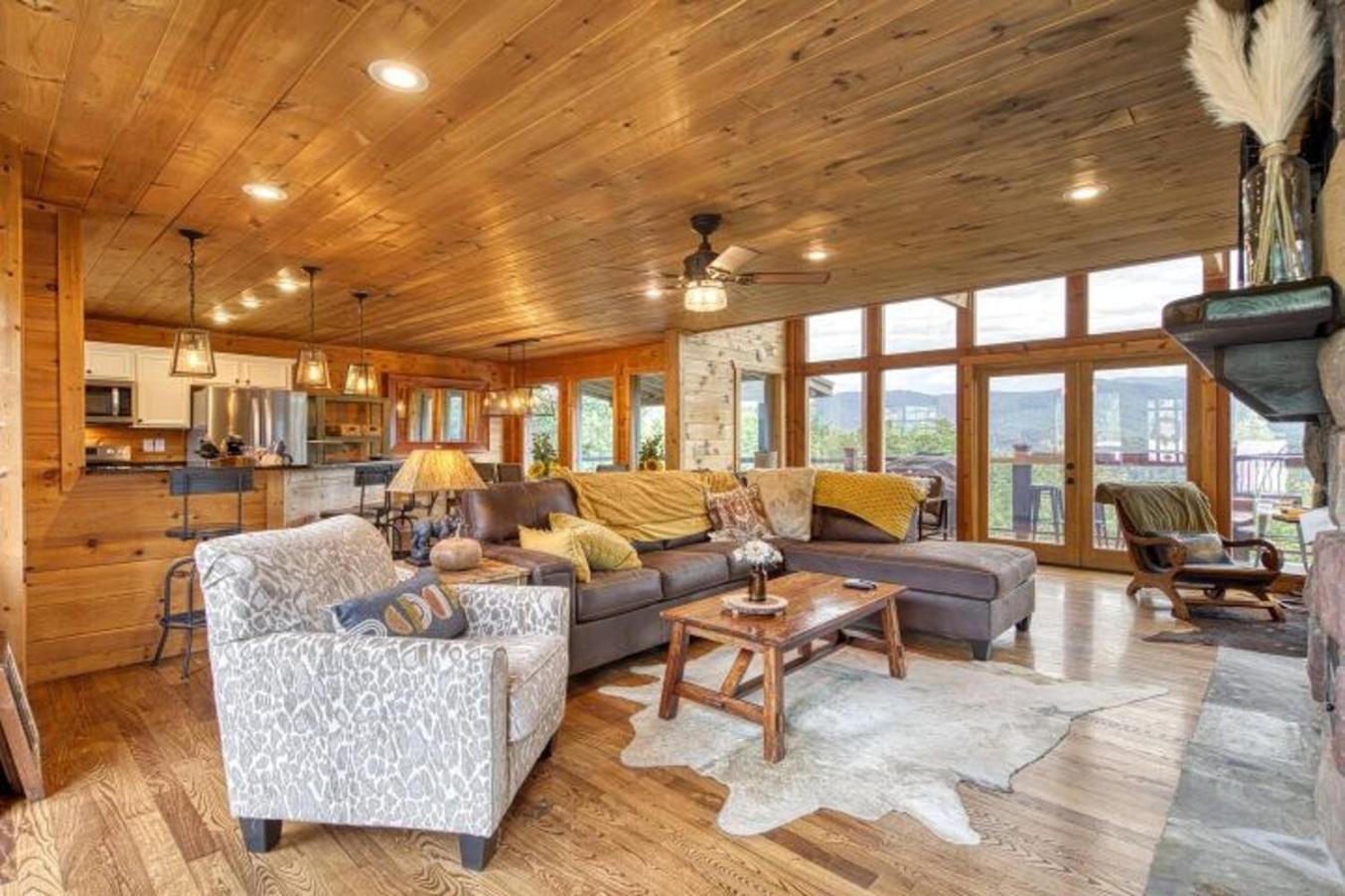 Awe-inspiring Estate Wpool, Theater, Fire Pit Pigeon Forge