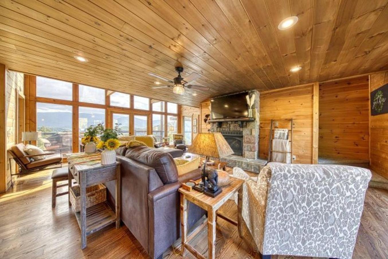 Awe-inspiring Estate Wpool, Theater, Fire Pit Holiday home