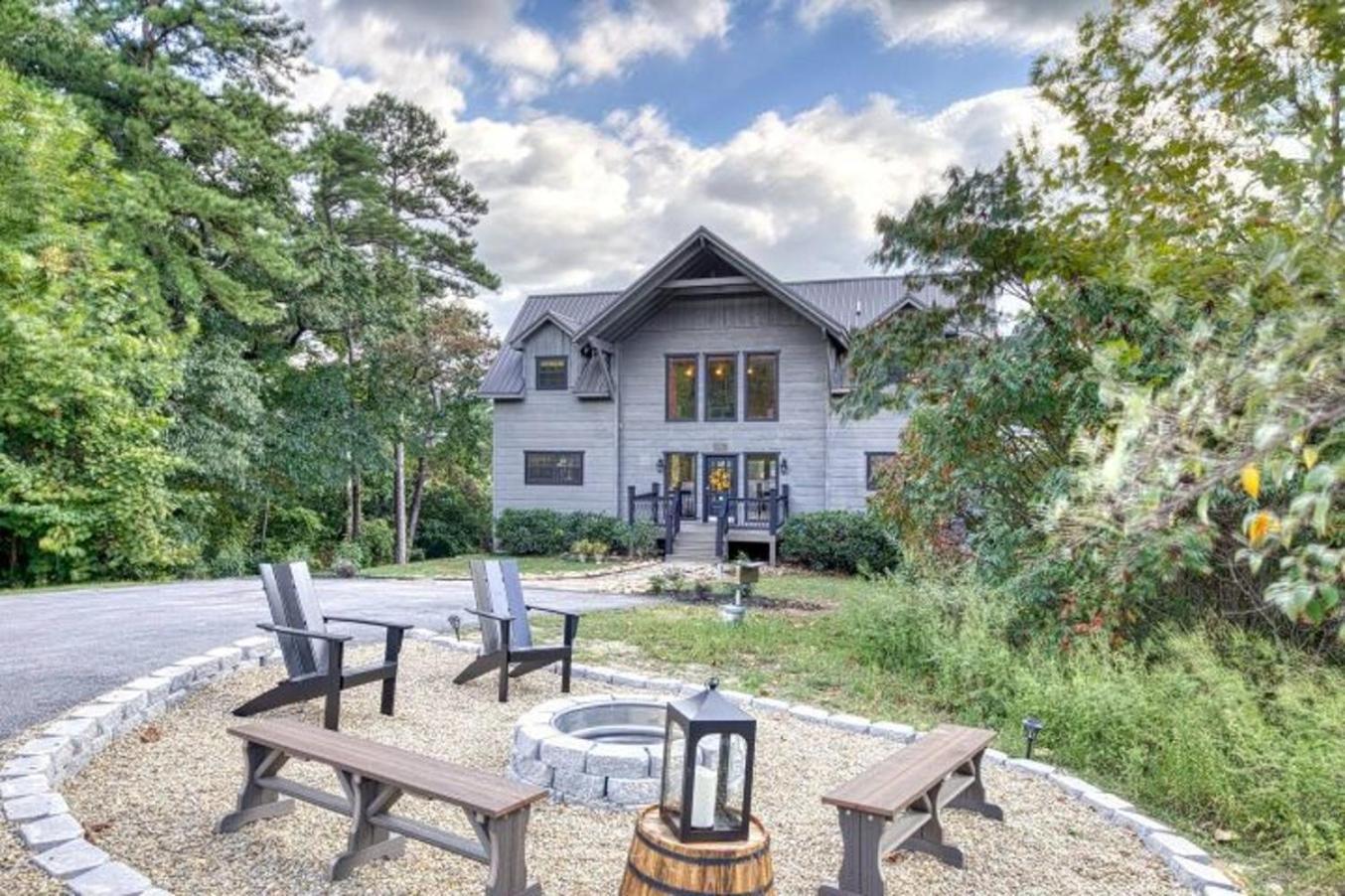 Awe-inspiring Estate Wpool, Theater, Fire Pit Pigeon Forge