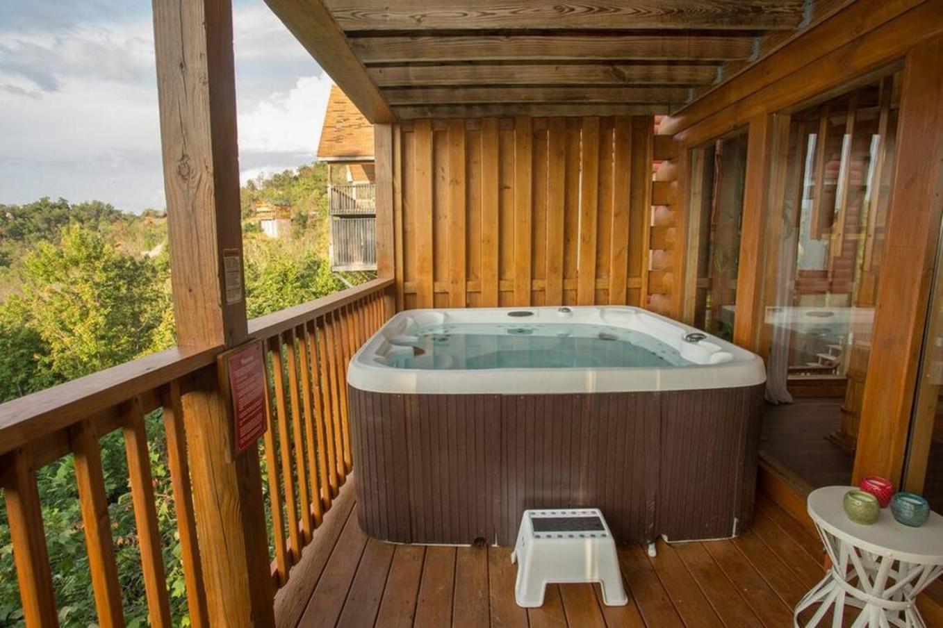 Amazing Views, Pool, Hot Tub, Pool Table, Arcade *
