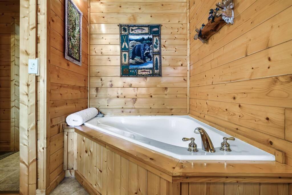 Groot's Place - 5 Min To Main Parkway!! Pigeon Forge