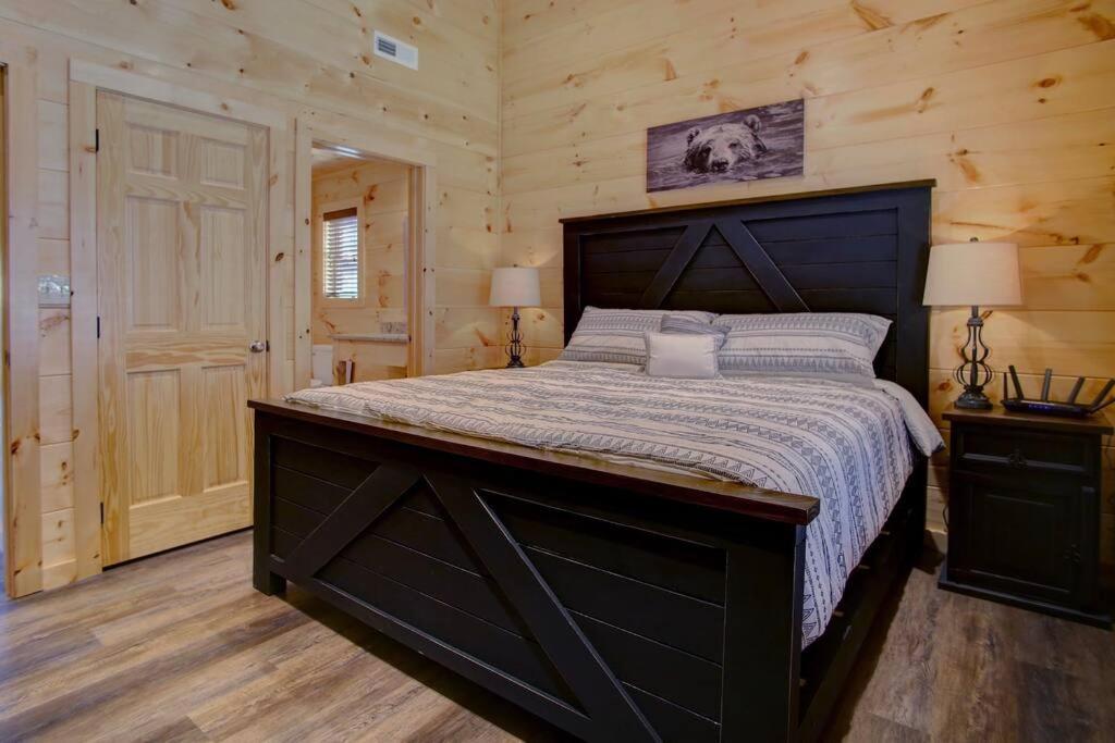 New Build-5bd-hottub-wifi-theater-pool Tble-roku *