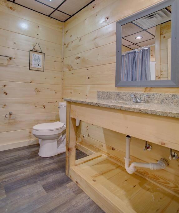 New Build-5bd-hottub-wifi-theater-pool Tble-roku