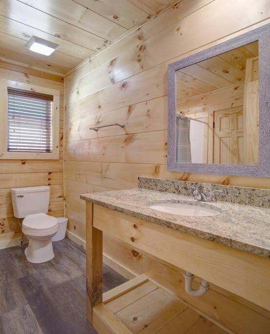 New Build-5bd-hottub-wifi-theater-pool Tble-roku *