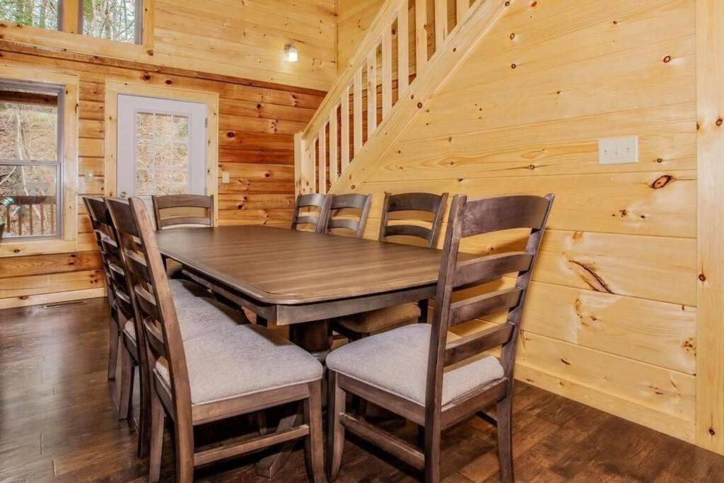 Papa Wolf's - Pool Community Holiday home Pigeon Forge