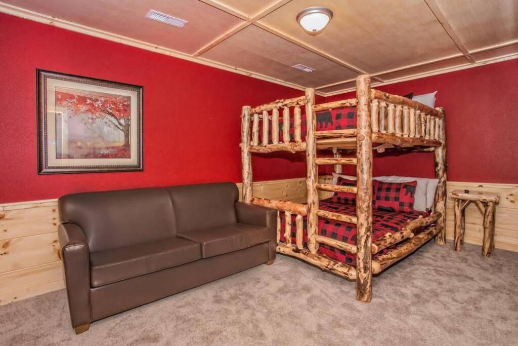 Papa Wolf's - Pool Community Holiday home