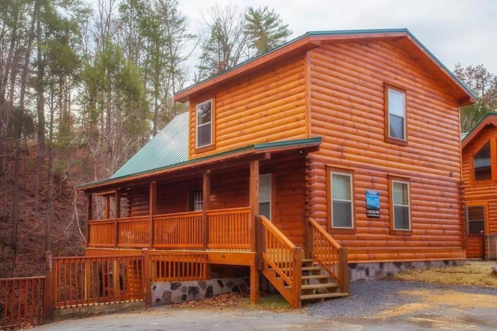 Papa Wolf's - Pool Community Holiday home *