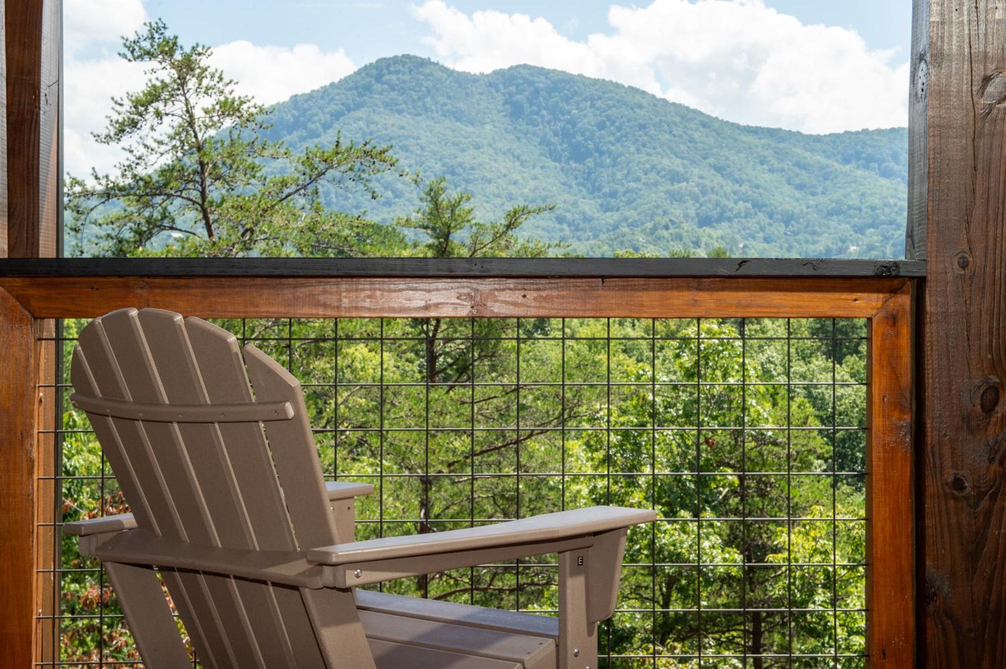 Augys View- Mountain Views-large Parking-large *