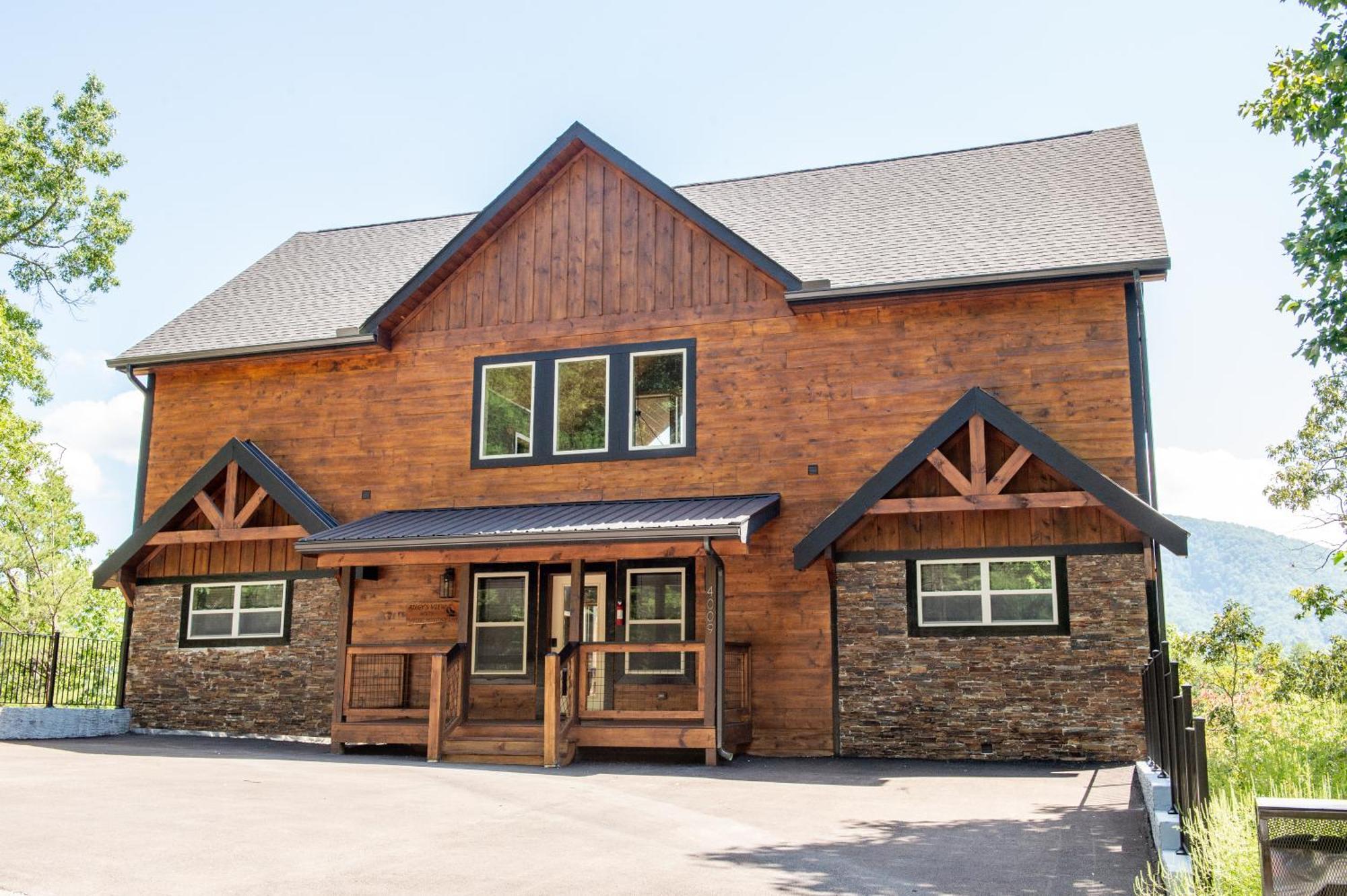 Augys View- Mountain Views-large Parking-large * Pigeon Forge