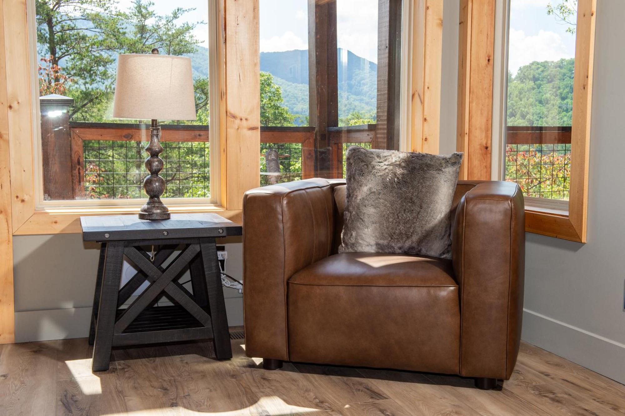 Augys View- Mountain Views-large Parking-large Holiday home