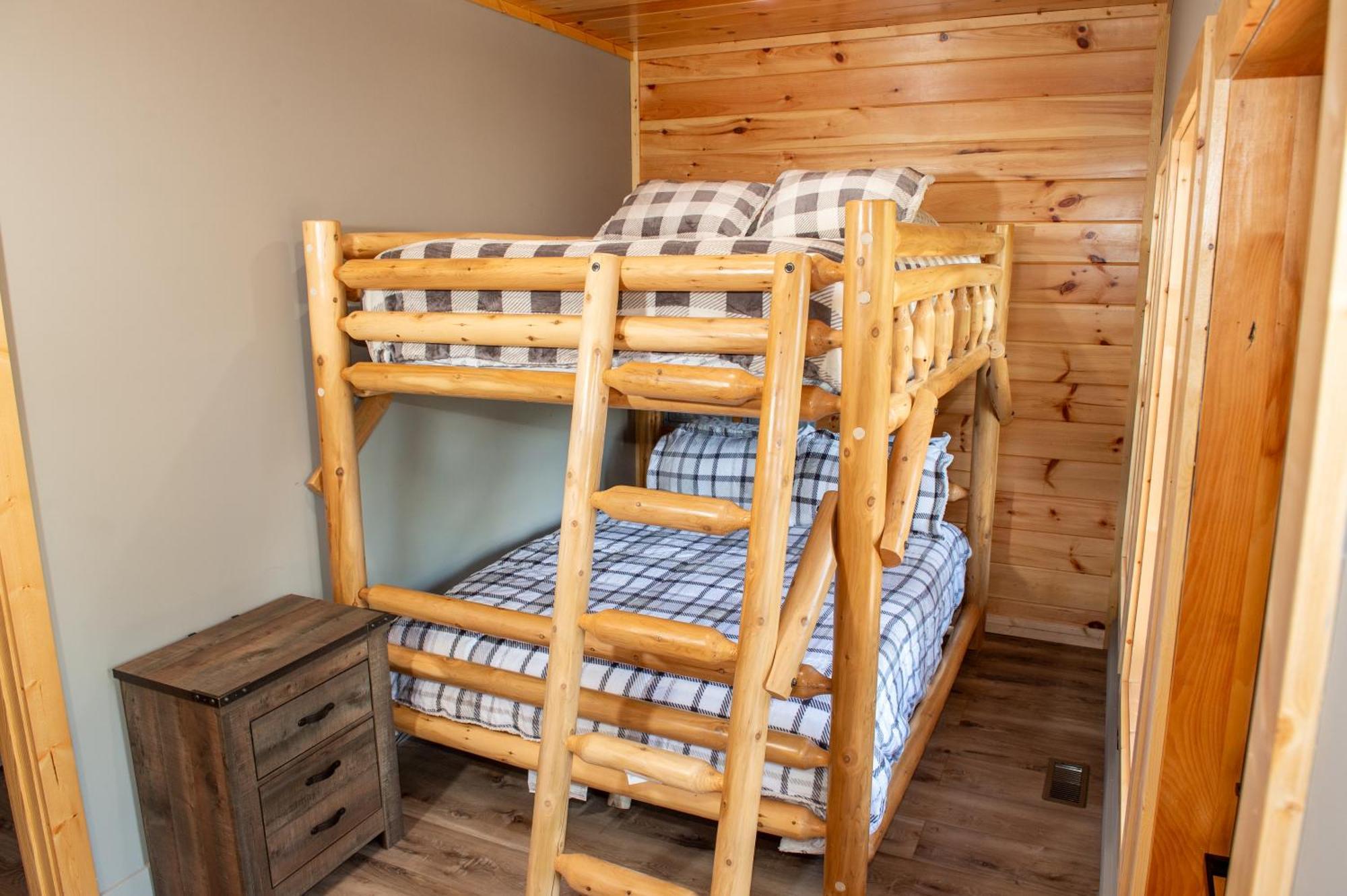 Augys View- Mountain Views-large Parking-large Holiday home