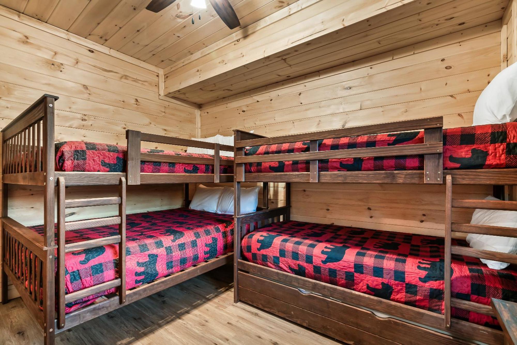 Scenic Views, Game Room, Hot Tub, Fireplace, Bbq Holiday home