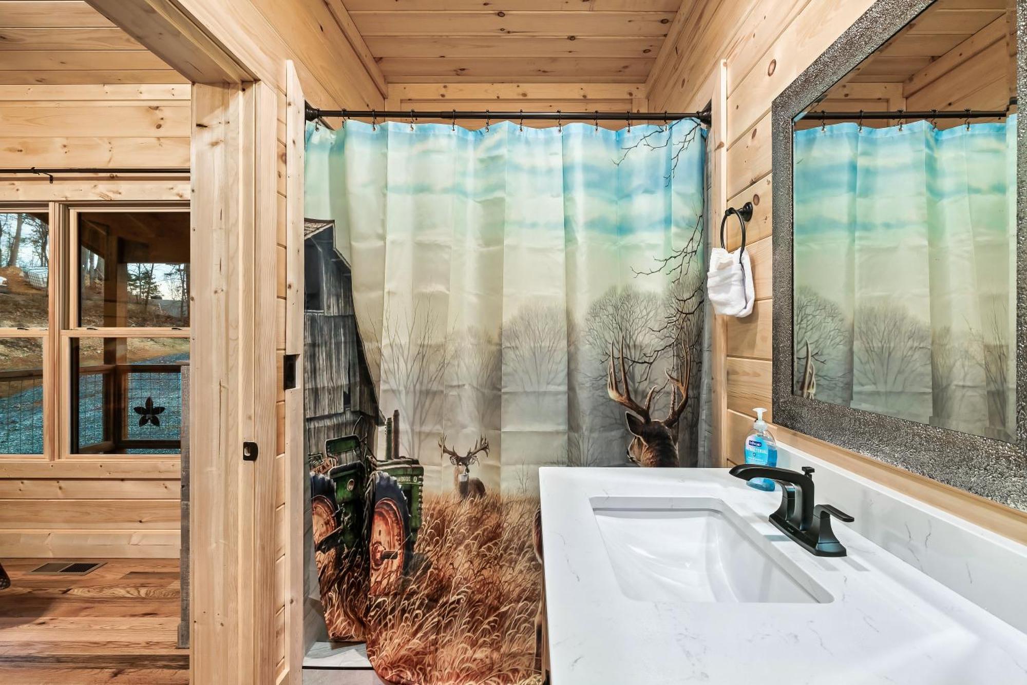 Scenic Views, Game Room, Hot Tub, Fireplace, Bbq Holiday home Pigeon Forge