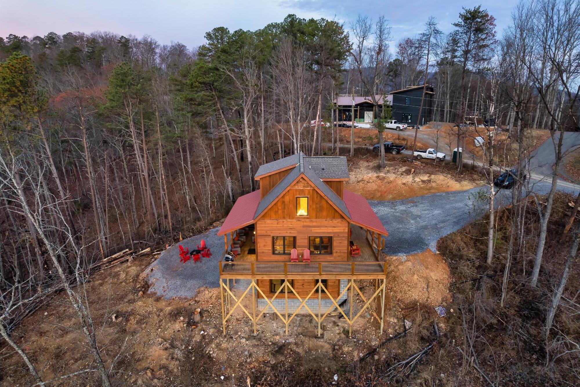 Holiday home Scenic Views, Game Room, Hot Tub, Fireplace, Bbq
