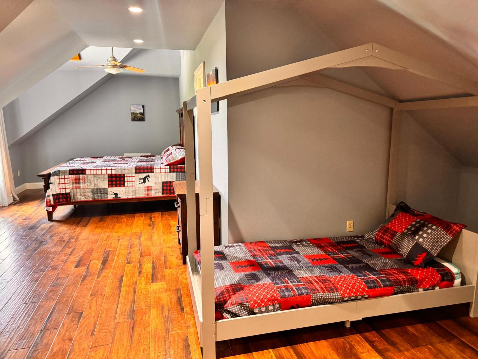 Smoky - Glowing Twilight Holiday home Pigeon Forge