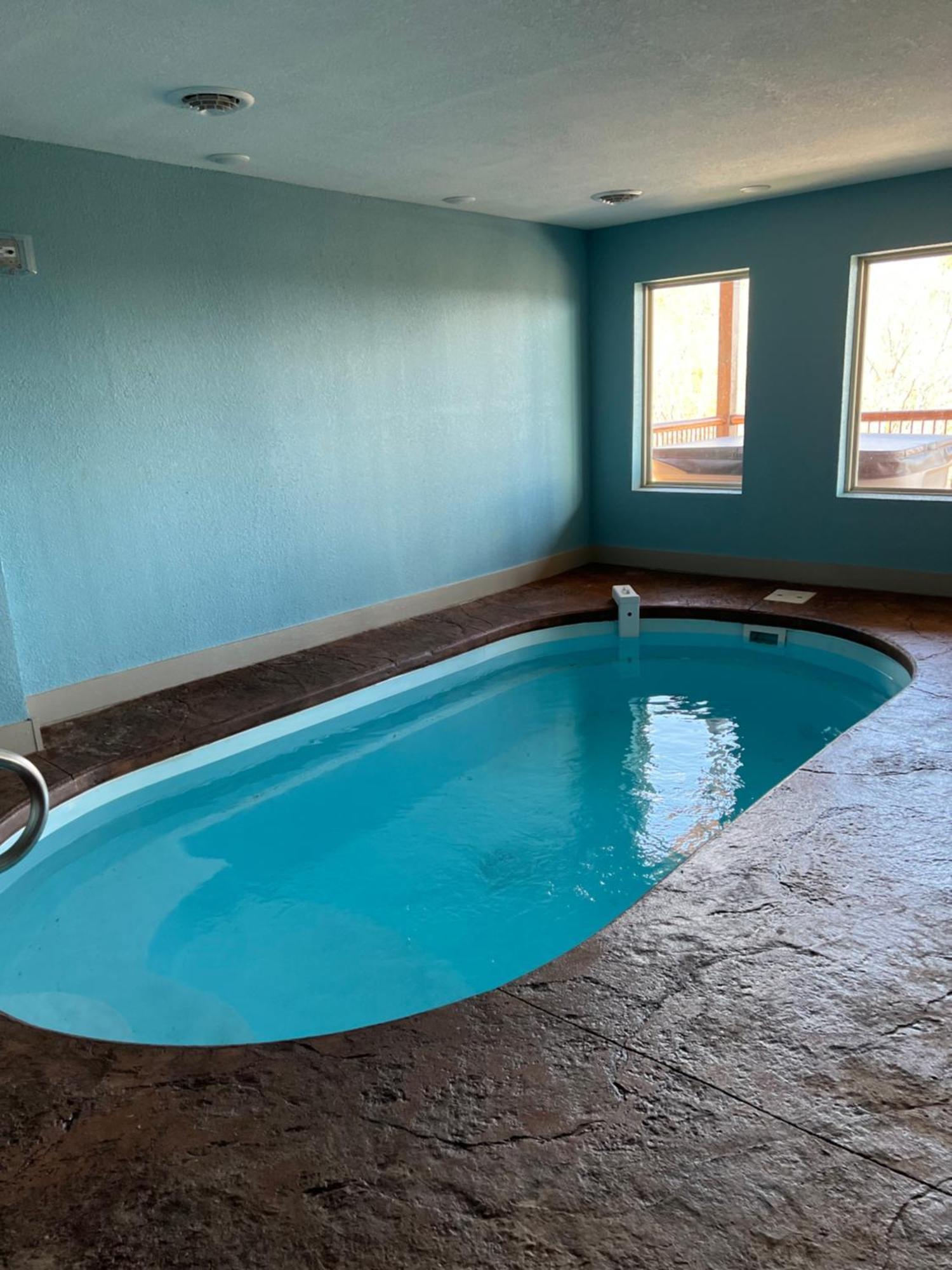 Fuzzy's Den Lodge