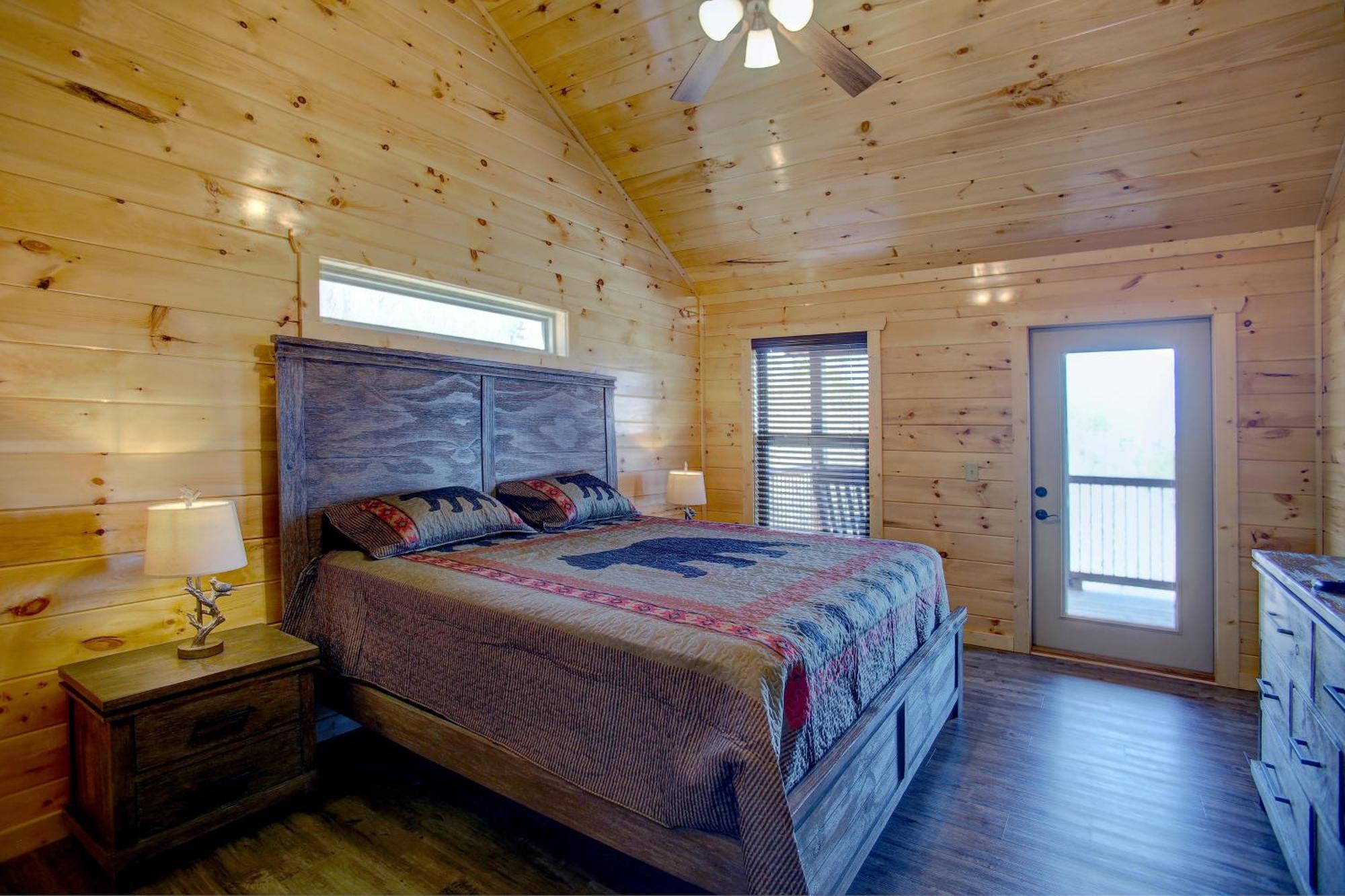 Lodge Fuzzy's Den *