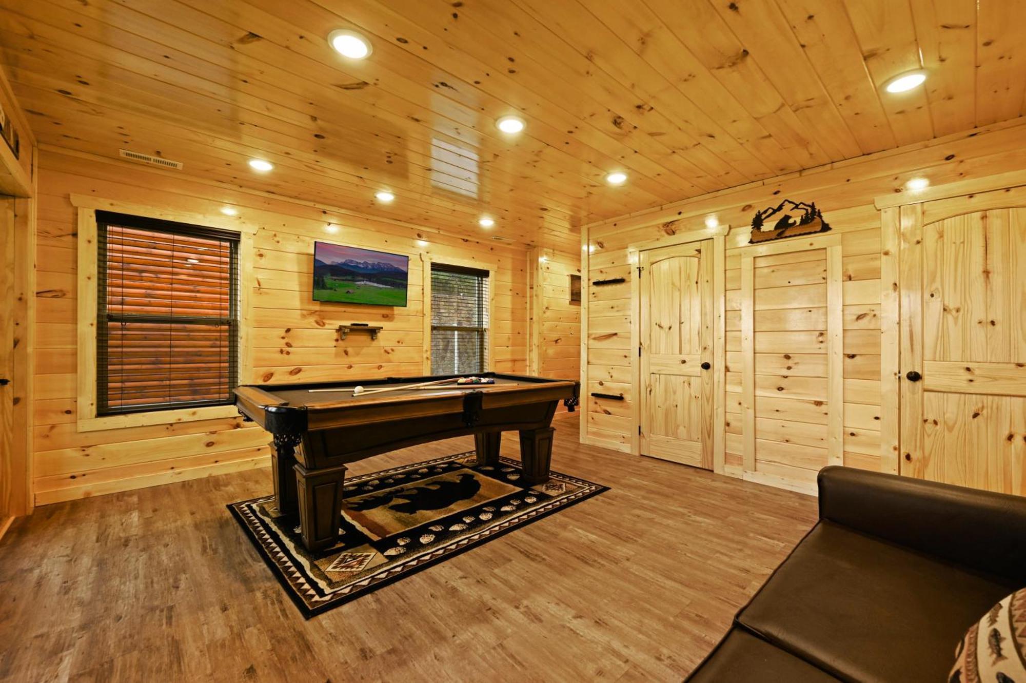 Lodge Fuzzy's Den