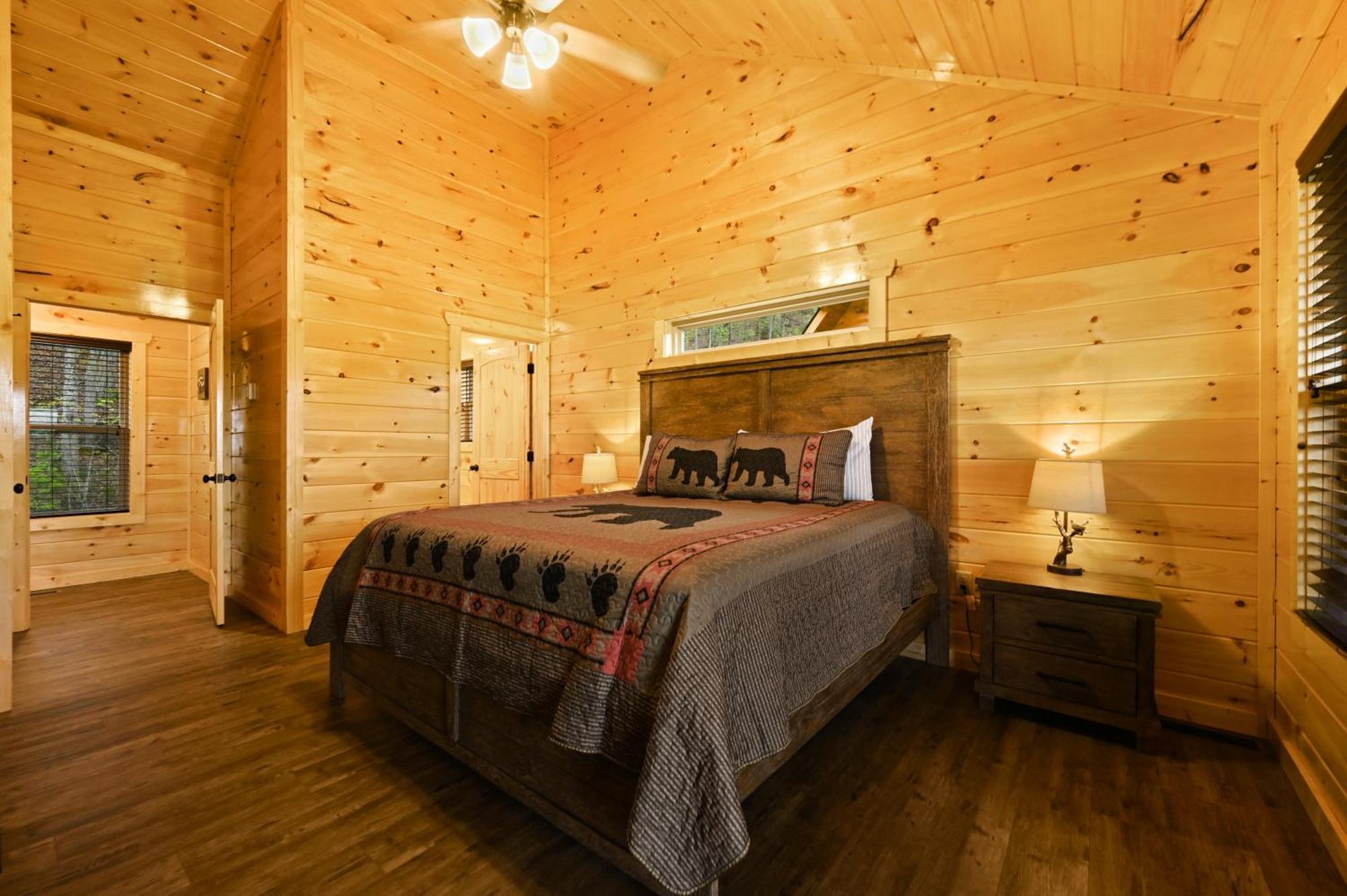 Fuzzy's Den Lodge