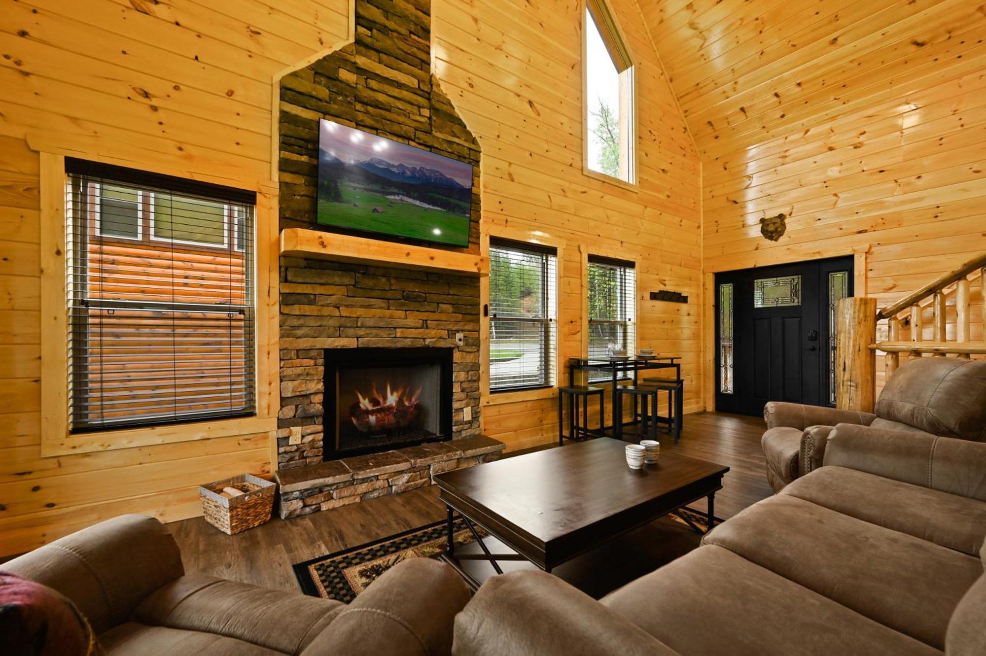 Fuzzy's Den Lodge *