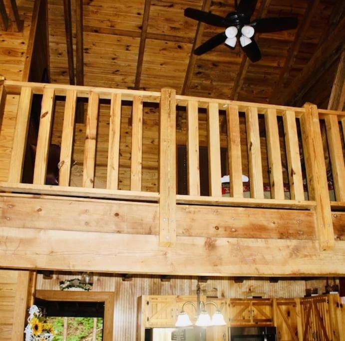 Rustic Black Bear * Pigeon Forge