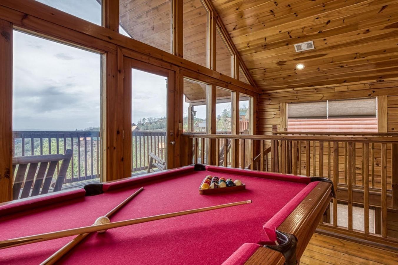 Amazing Views, Pool, Hot Tub, Pool Table, Arcade * Pigeon Forge
