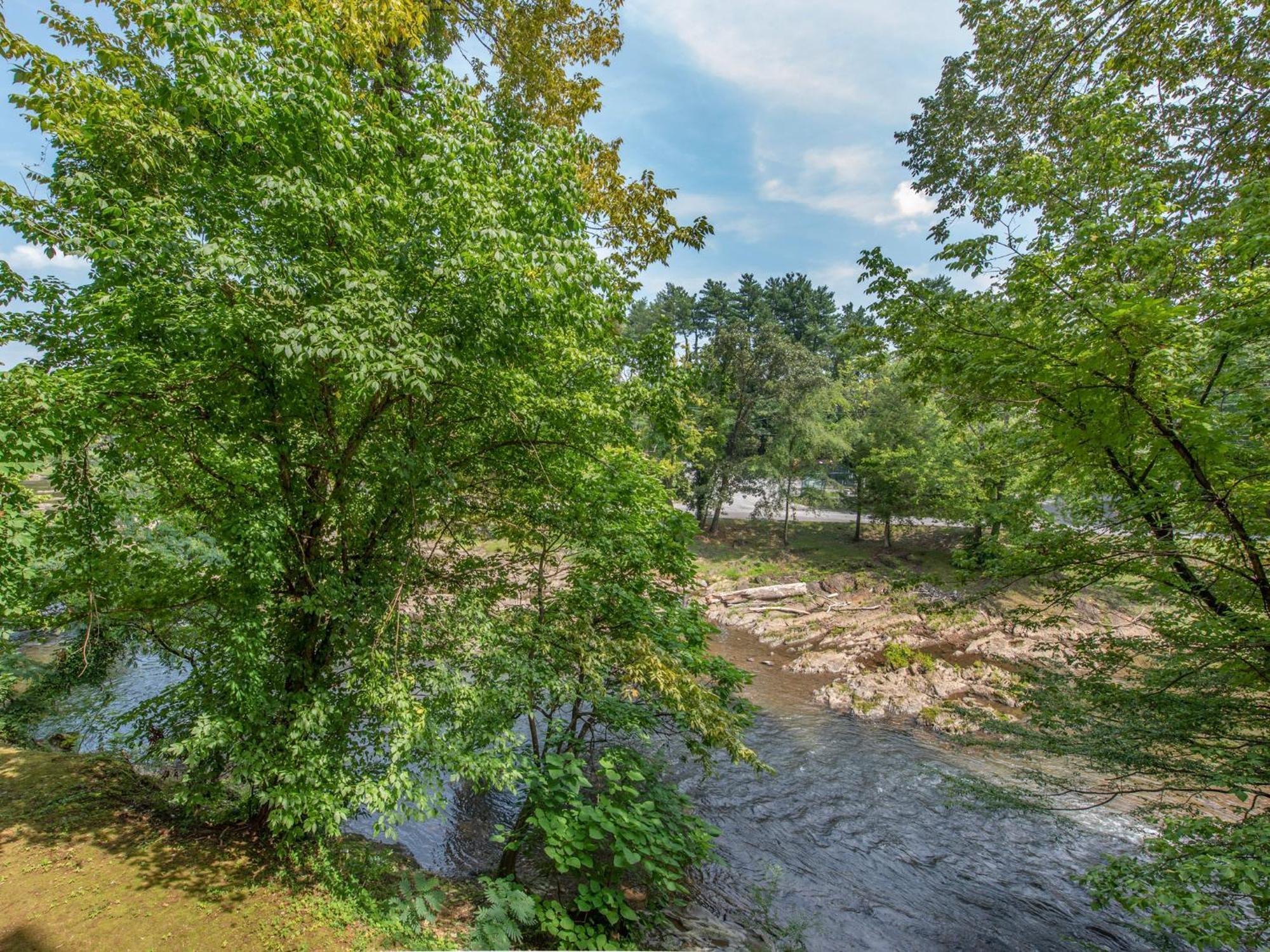 Apartment River Romp Cedar 505 Pigeon Forge