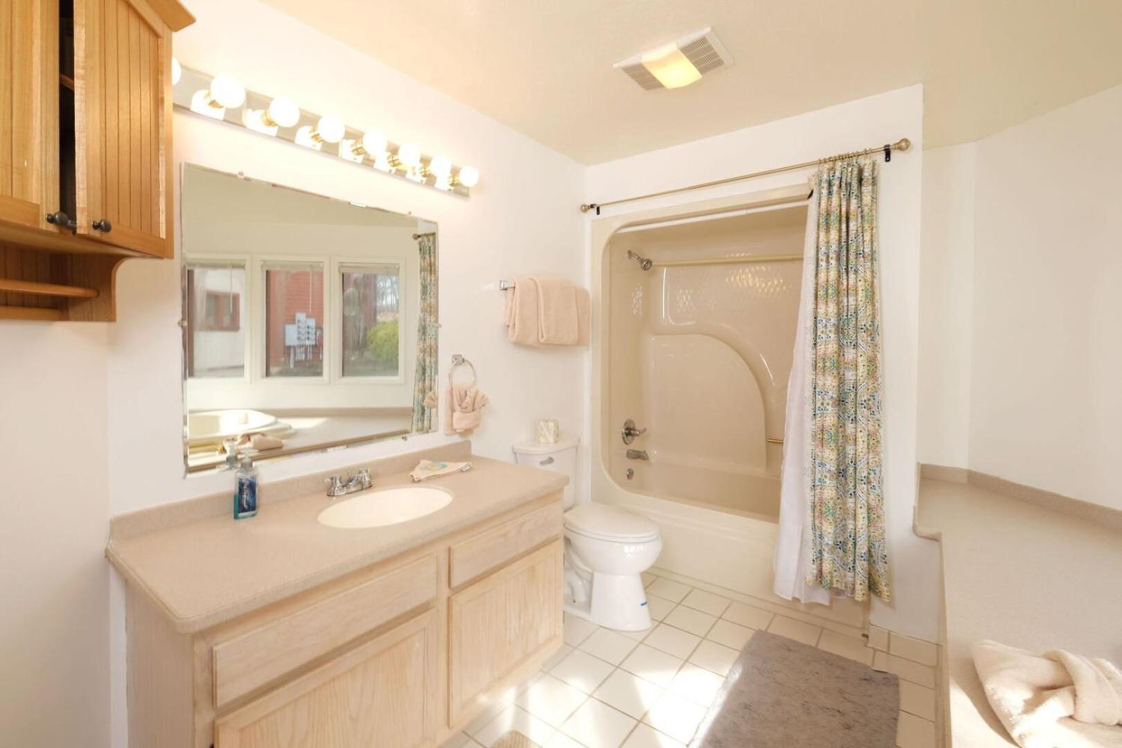 Cozy 2br Just 5 Min To Pkwy! Free Attraction Tickets Holiday home