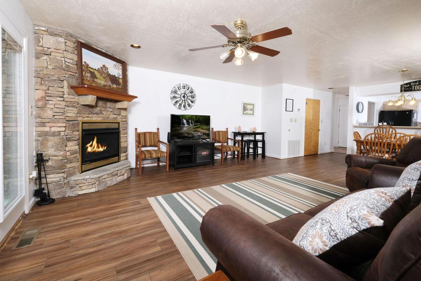 Holiday home Cozy 2br Just 5 Min To Pkwy! Free Attraction Tickets Pigeon Forge