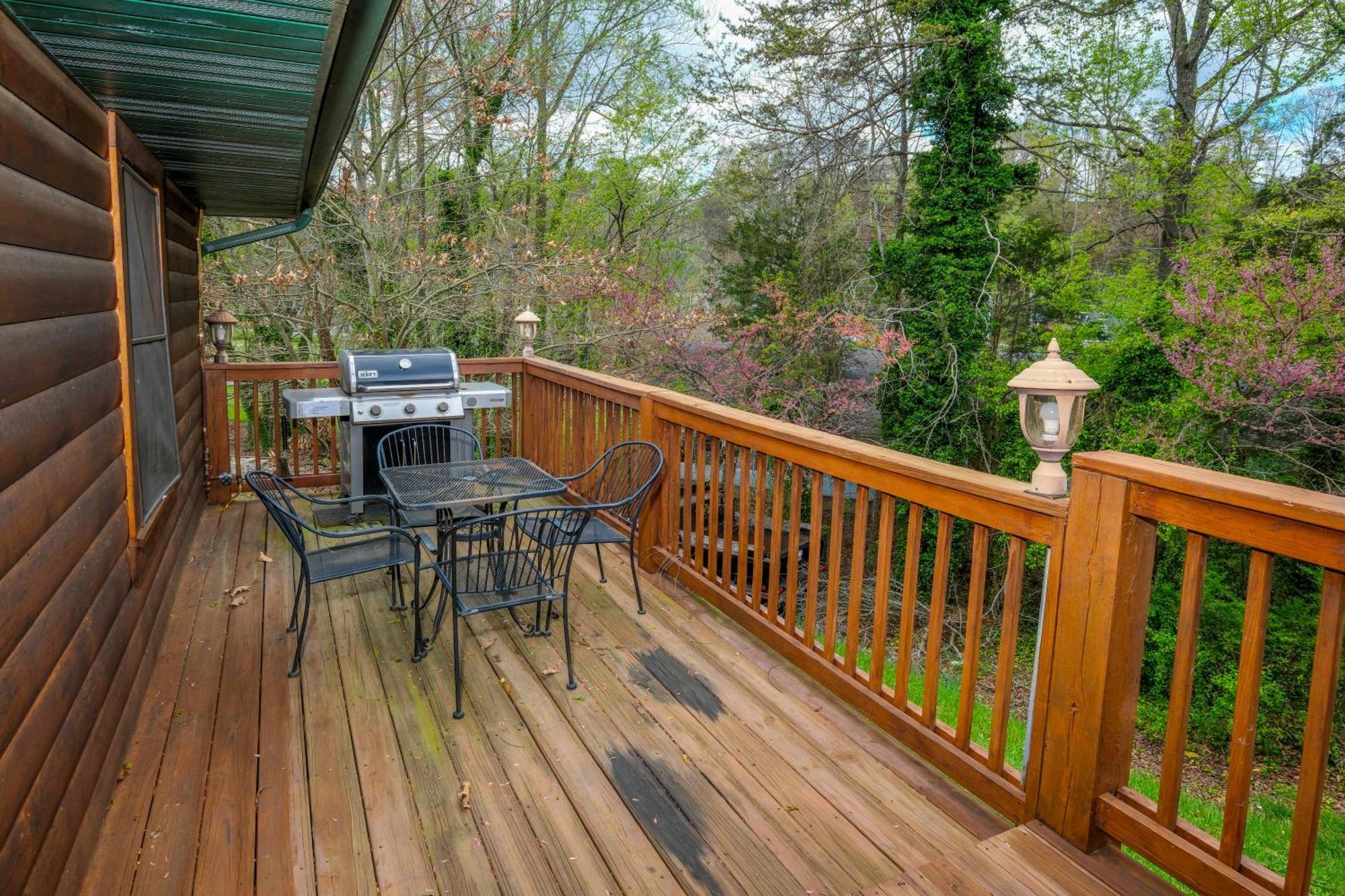 6br W Outdoor Pool Just 3 Min To Pigeon Forge! Free Attraction Tickets Gameroom Hot Tub *