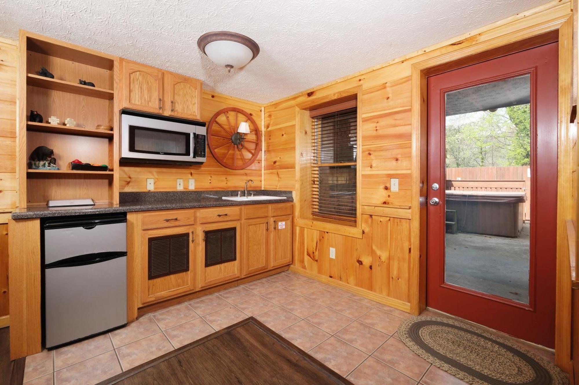 6br W Outdoor Pool Just 3 Min To Pigeon Forge! Free Attraction Tickets Gameroom Hot Tub