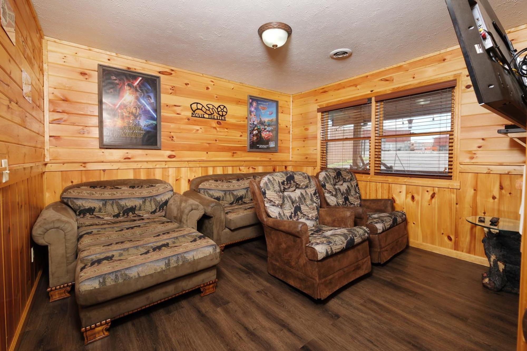 6br W Outdoor Pool Just 3 Min To Pigeon Forge! Free Attraction Tickets Gameroom Hot Tub Pigeon Forge