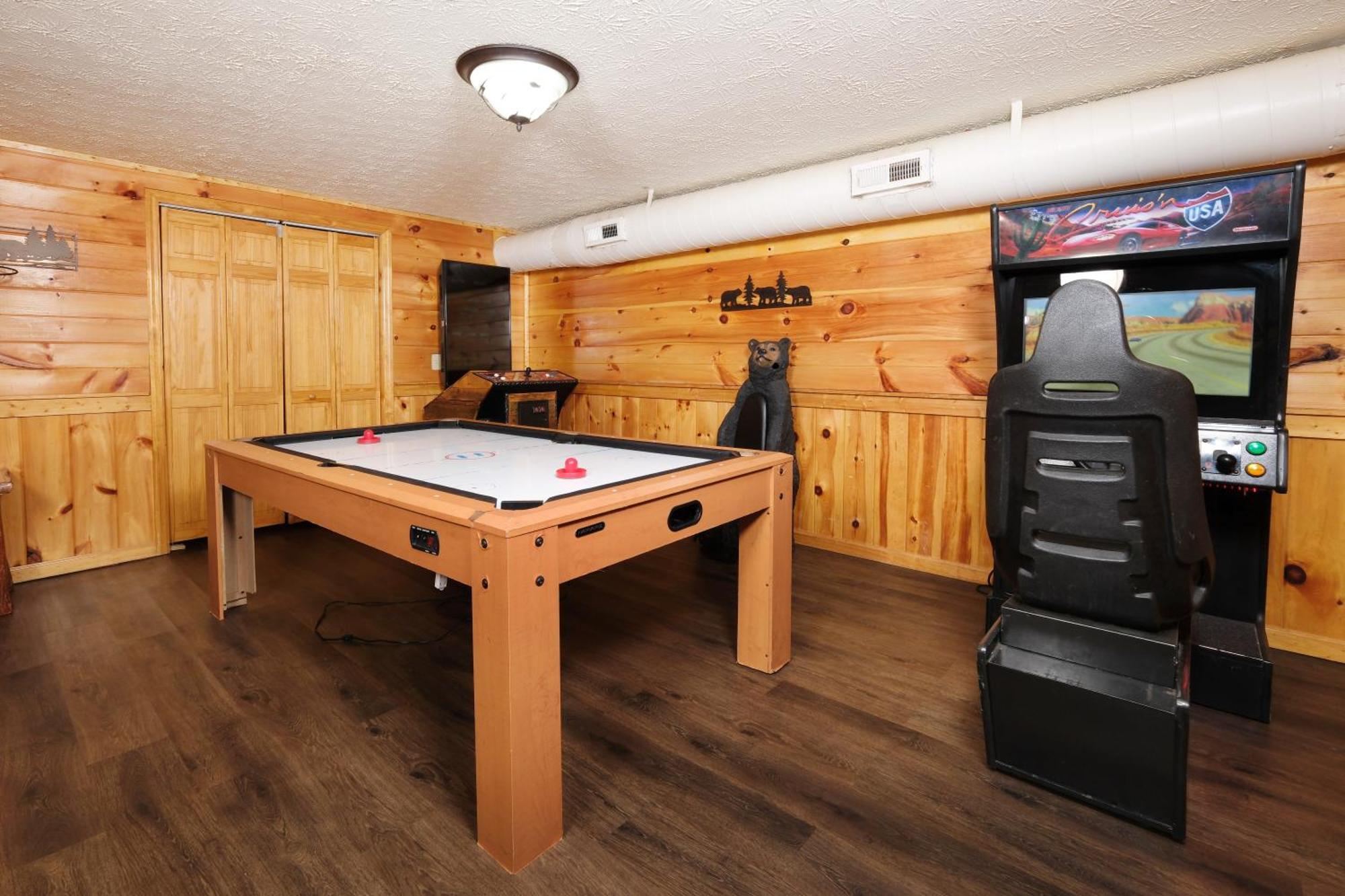 6br W Outdoor Pool Just 3 Min To Pigeon Forge! Free Attraction Tickets Gameroom Hot Tub * Pigeon Forge