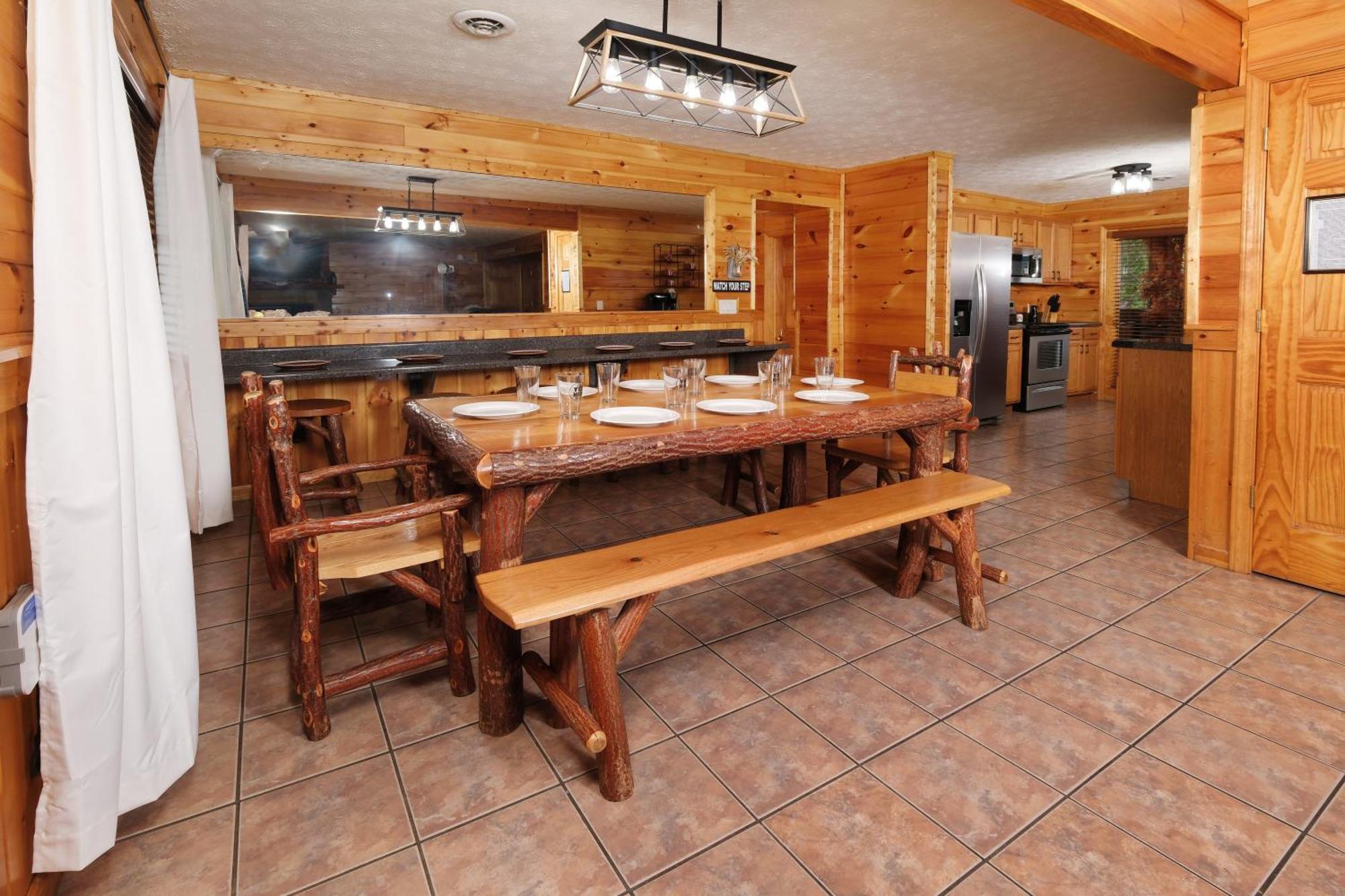 6br W Outdoor Pool Just 3 Min To Pigeon Forge! Free Attraction Tickets Gameroom Hot Tub