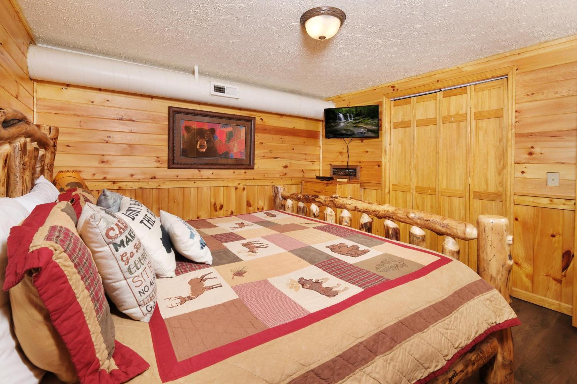 6br W Outdoor Pool Just 3 Min To Pigeon Forge! Free Attraction Tickets Gameroom Hot Tub Holiday home *
